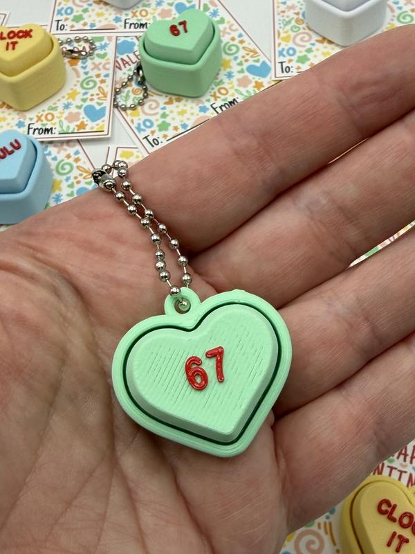 🧠Brain Rot Sayings Set – Valentine's Day Fidget Clicker Keychain Classroom Pack (Set of 20)