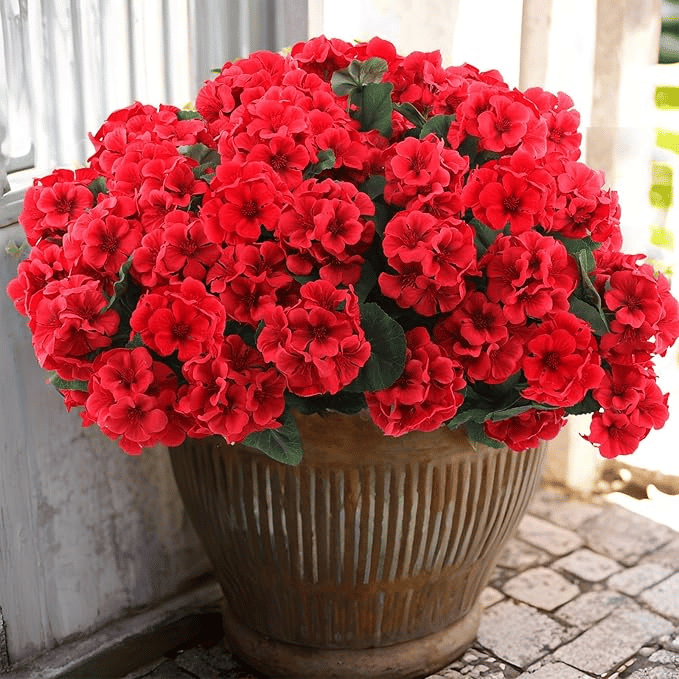 🌸 Lush, UV-Resistant Artificial Geraniums – Real Look, No Maintenance! 🌞🏡
